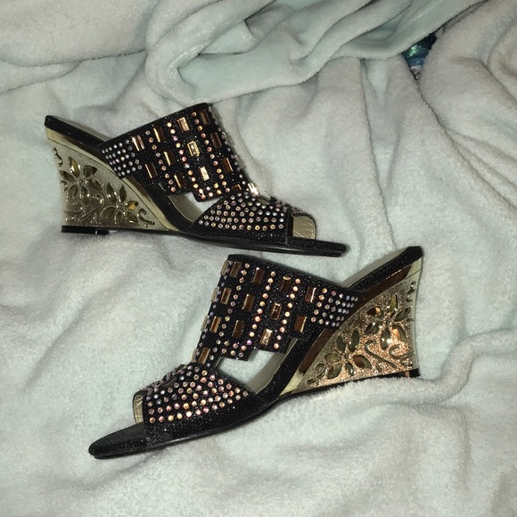 Embellished black sandals - Picture 4 of 4